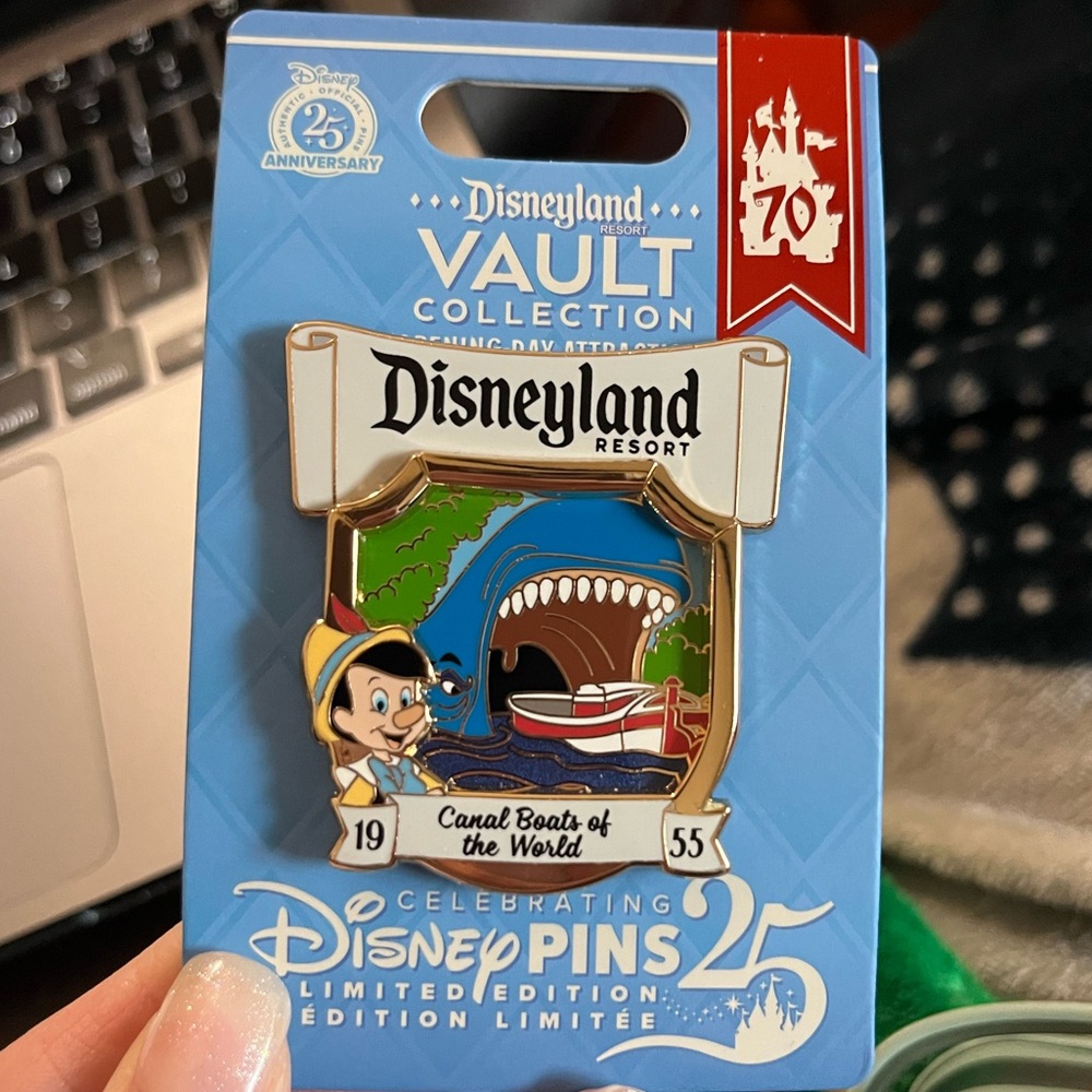 Disney vault collection Pinocchio Canal Boats pin